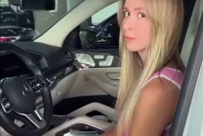 "Это же Mercedes!": девушка разочаровалась подарком
