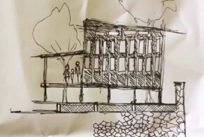 Молодая семья построила себе дом из дерева в лесу