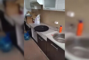 В жилом доме в дагестанском Каспийске установили кухню прямо на этаже