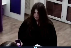 Переобулась на зиму: девушка украла дорогие сапоги, подложив в коробку свои старые ботинки