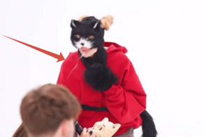 "Гори в аду, тварь!": трэш-блогерша плюнула в лицо Мие Бойке, отомстив за квадроберов