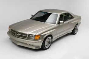 Рестмод Mercedes-Benz 560 SEC 1990 года выставили на аукцион