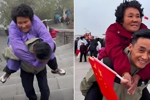 Китаец избавился от имущества и путешествует с парализованной мамой на спине