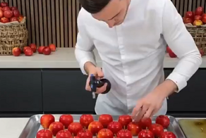 Съедобный ящик с необычными яблоками