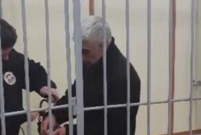 В Москве карманник вытащил в кафе из куртки посетителя 5,5 тысяч долларов