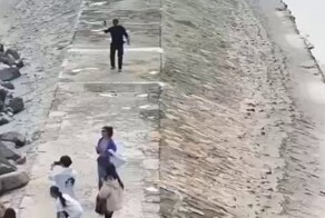 Резкий прилив чуть не унёс несколько жизней в Китае