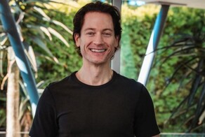 "Похоже на эволюцию покемона": американский биохакер, мечтающий сохранить молодость, показал свое фото и ужаснул подписчиков