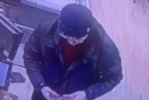 В Новосибирской области чиновник по фамилии Дарвин получил взятку в 3 млн рублей прямо на кассе в магазине
