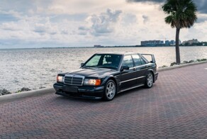 Капсулу времени Mercedes-Benz 190E Evo II 1990 года с пробегом 176 километров выставили на продажу