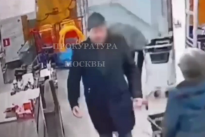 В Москве адвокат попытался ограбить супермаркет и напал на покупателя
