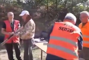 Судья случайно выстрелил в участника соревнований по стрельбе