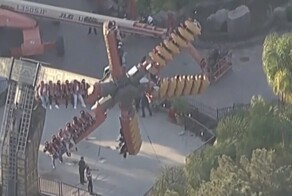Более 20 человек застряли   на аттракционе в Калифорнии