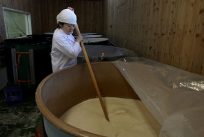 Производство саке (15 фото)