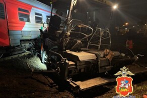 Укладывал асфальт на ЖД переезде и столкнулся с поездом