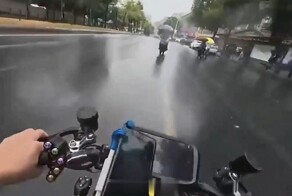 Не смогли разъехаться на широкой дороге