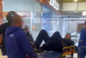 В Свердловской области неадекваты устроили драку со стрельбой и поножовщиной в торговом центре