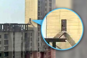 В Китае женщина построила лестницу к соседнему дому