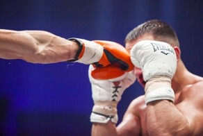 Российские кикбоксёры впервые с 2019г. выступают на ЧМ по кикбоксингу с флагом и гимном