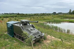 В Англии туристам предлагают переночевать в гостинице-танке