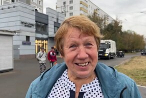 Британский журналист посвятил песню продавщице газет из Москвы