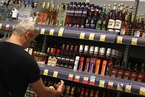В Госдуме захотели продавать алкоголь только в специализированных местах