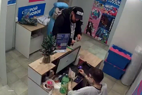 В Петербурге клиент и сотрудница ПВЗ не нашли общего языка