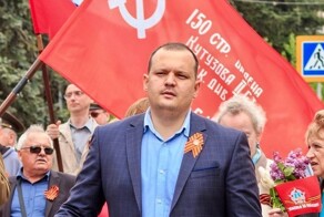 «Провожу обряд на тебя и близких»: зоозащитницы навели порчу на мэра российского города, потому что он боролся с бродячими собаками