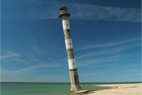 Наклонившийся маяк Кийпсааре – уменьшенный морской аналог Пизанской башни