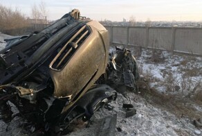 Ученик автошколы разбил свой автомобиль об столб