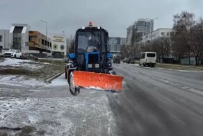 В Набережных Челнах администрация района отчиталась об уборке снега прифотошопленным трактором