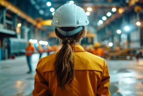 Российским школьникам хотят разрешить с 16 лет работать на тяжелых и вредных производствах