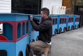 Новогодний поезд от рукастого бати