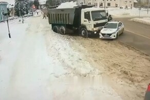 Психанул? Забодал полицейскую машину