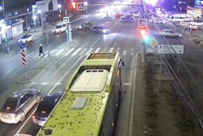 Водители маршруток на дорогу вообще смотрят?