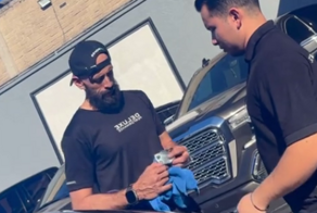 Прикольная реклама полировки авто