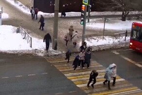 Ждём красный и бежим...