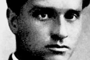 Почему Сталин сделал своим помощником сына нацистов, которому Гитлер жал руку