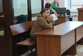 В Нижнем Новгороде отпустили на свободу полицейского, измазавшего фекалиями дверь экс-коллеги