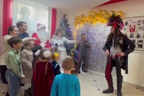 В барнаульском «Сталин-центре» с новогодней ёлки прогнали Бармалея-либерала