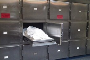 В Новосибирске общественники потребовали проверить на некрофилию сотрудницу морга из-за её ролика с признанием в любви к трупу