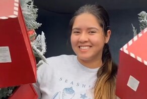 Американка увлеклась поиском рождественских подарков и украшений в мусорных баках