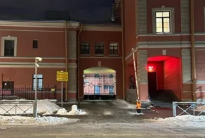 "У вас с головой не в порядке!": ребенку в реанимобиле пришлось ждать разрешения конфликта охраны и разъярённого казака