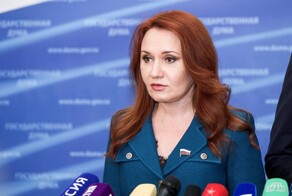 «Он просто обанкротится и не будет вести бизнес»: депутат Госдумы объяснила, почему работодатель не должен платить 13-ю зарплату