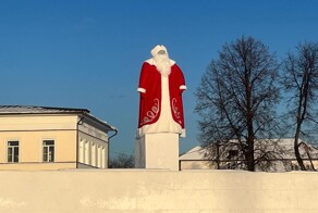"Конопли переели?": уральцы раскритиковали распоряжение властей об украшении памятников Ленину и Екатерине II