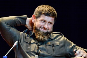 Рамзан Кадыров по итогам работы правительства ЧР наградил медалями пятерых родственников