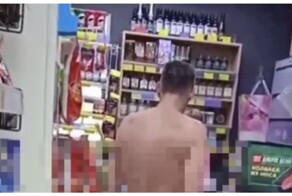 "Дай пивасика": голый мужчина в магазине во Владивостоке