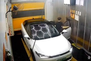 Он хотел помыть машину