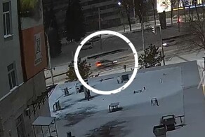 Влетел в столб и прилёг отдохнуть