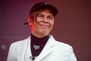 "Буду вынужден согласиться": лидер группы "Мумий тролль" лишился дома в США, и готов дать несколько концертов в РФ