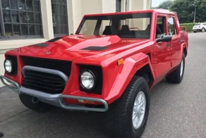 В Екатеринбурге выставили на продажу очень редкий Lamborghini LM002 1992 года